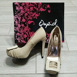 Stone/Cream buckle pumps